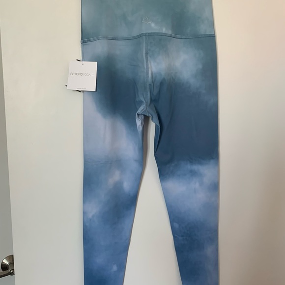 Beyond Yoga Tie Dye High Waisted Leggings M & L - Picture 4 of 4